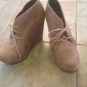 Tan, Beige, Brown Wedges